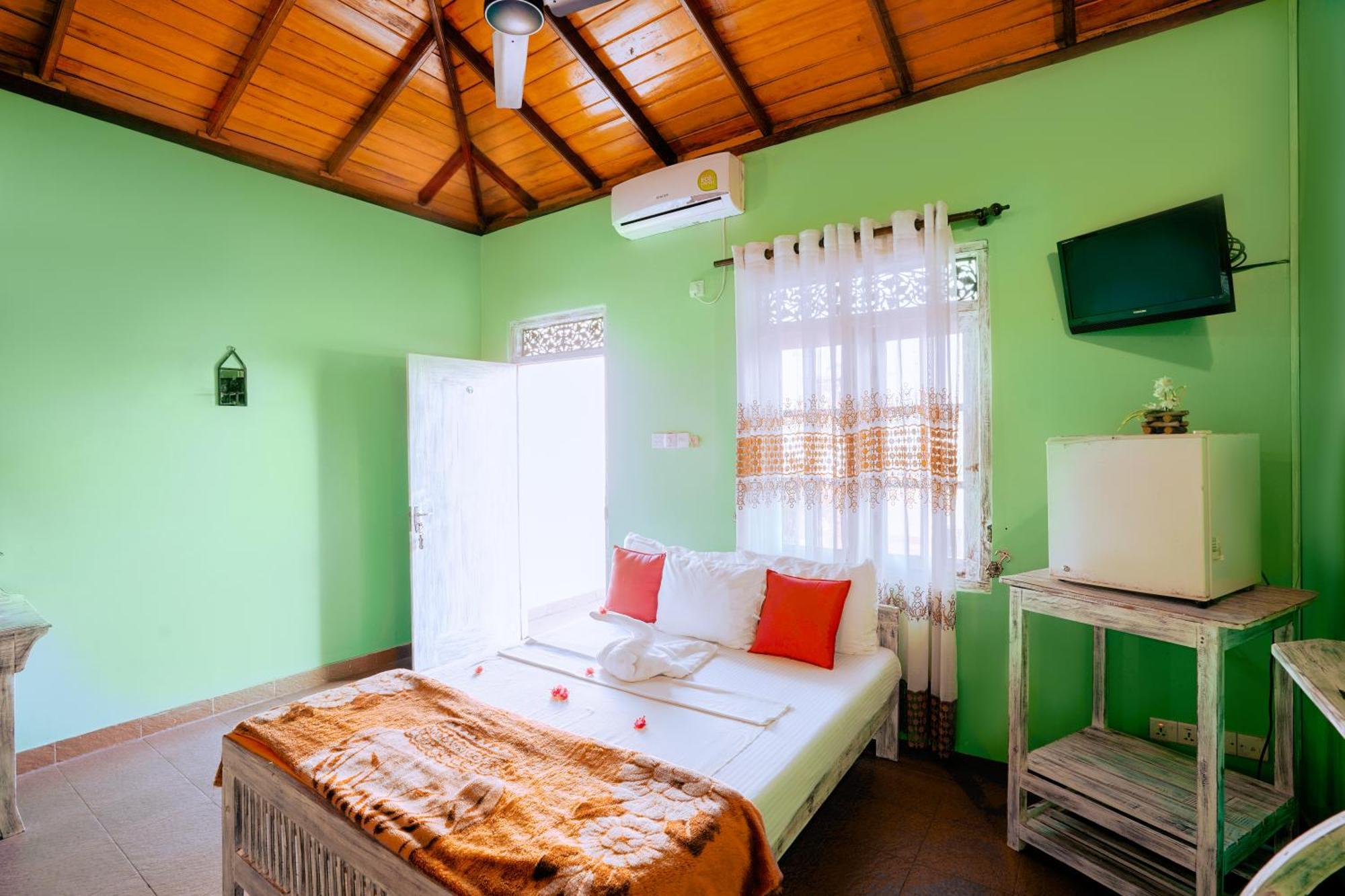 Frangipani Motel Ґалле Екстер'єр фото