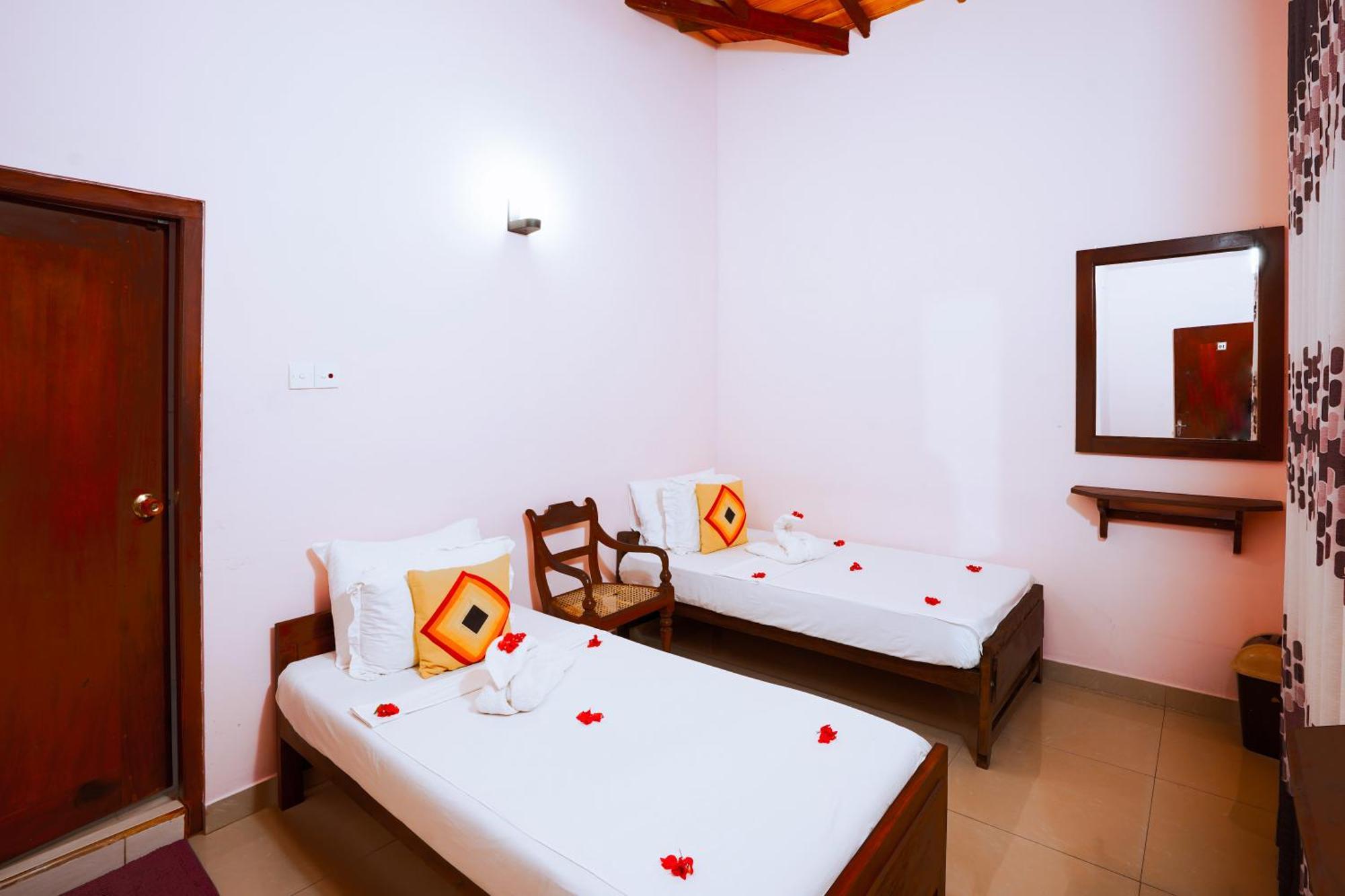 Frangipani Motel Ґалле Екстер'єр фото
