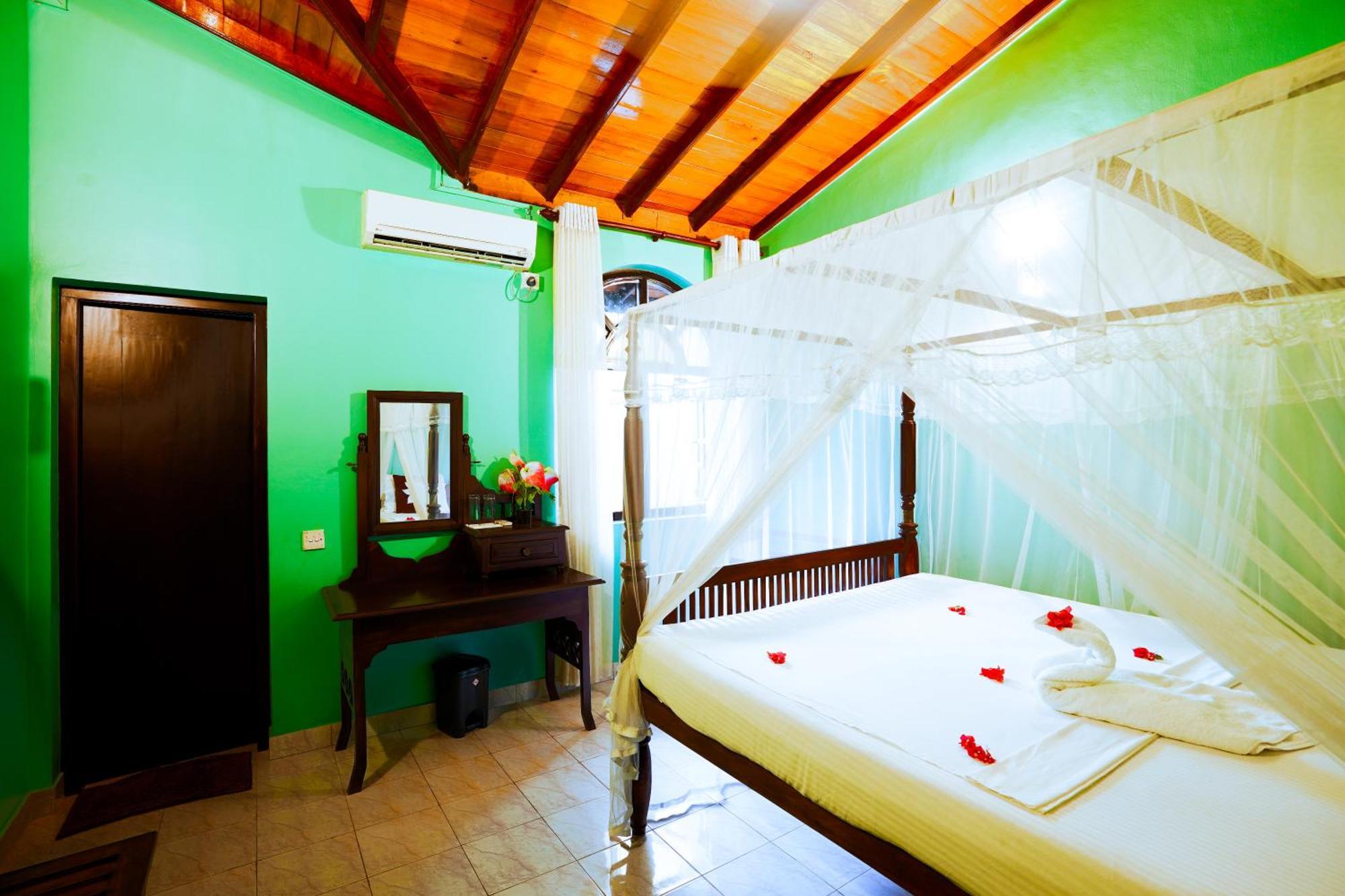 Frangipani Motel Ґалле Екстер'єр фото