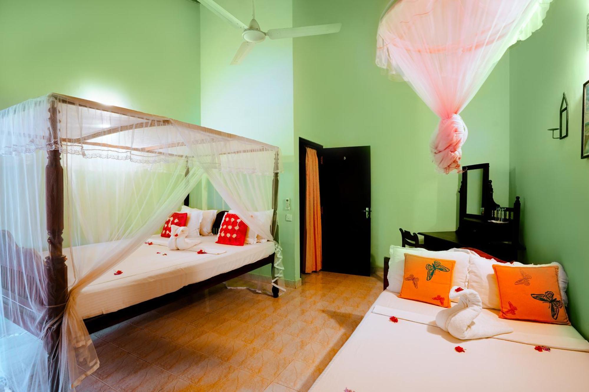 Frangipani Motel Ґалле Екстер'єр фото