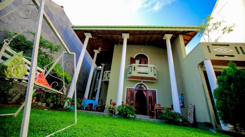 Frangipani Motel Ґалле Екстер'єр фото